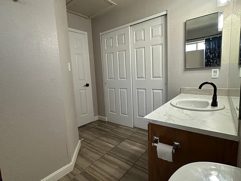 4126 S Cedar Ave — Photo 15