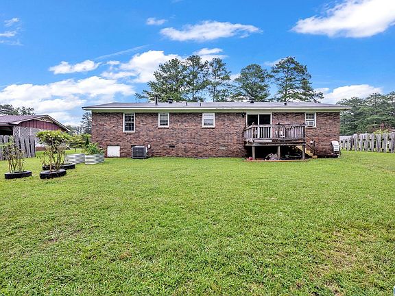 4th image of 5 Crestwood Dr