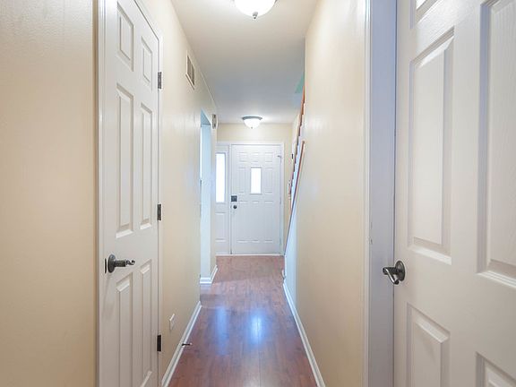 5th image of 15947 Blackwater Ct