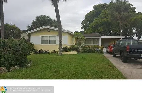 711 NW 35th Ter