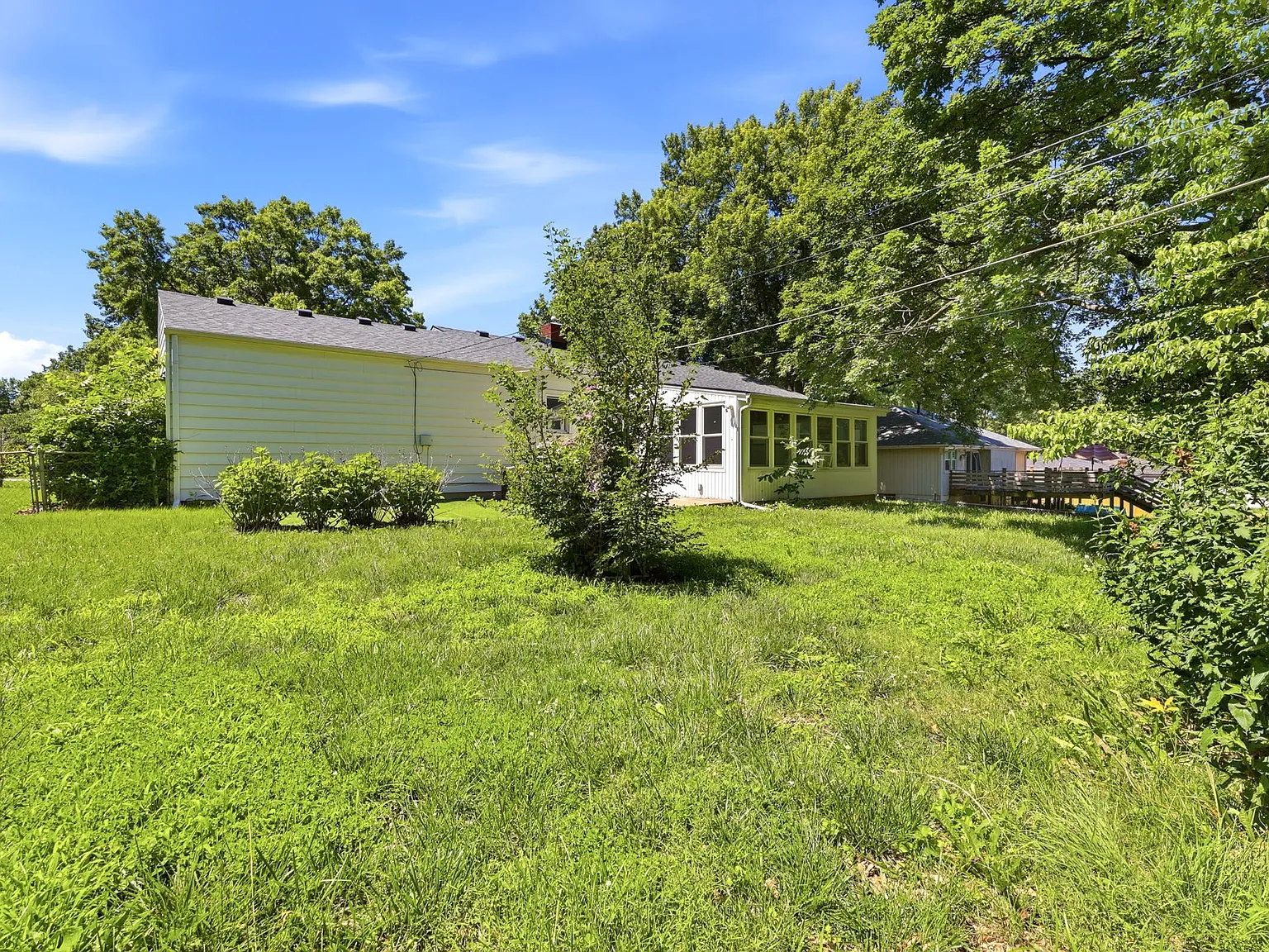 4 bed, 2.5 bath, 2006 sqft, $2,395 — Photo 4