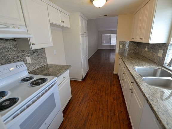 3rd image of 26315 Roundtree Ct