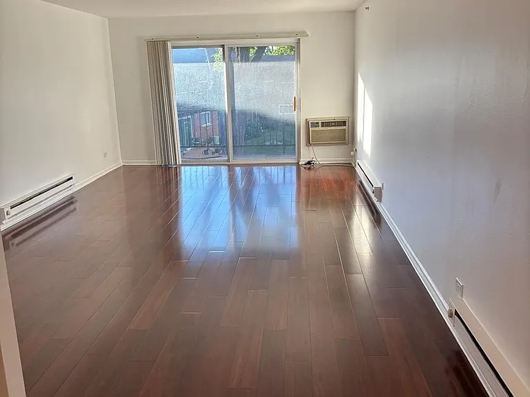 1900 W Knightsbridge Dr #2A — Photo 5