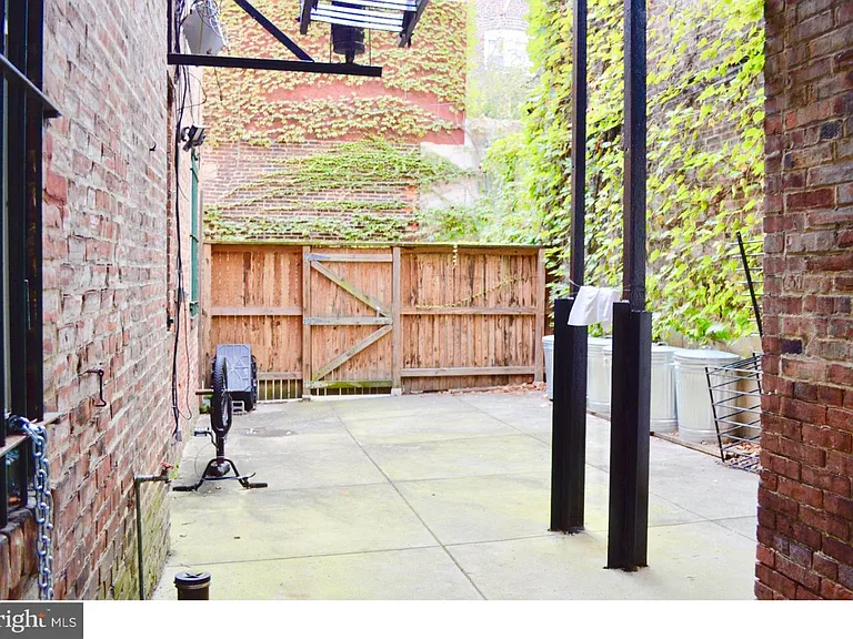332-34 S 17th St #3B — Photo 6