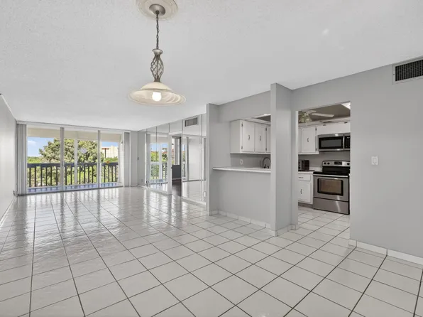 7011 Environ Boulevard #412, Lauderhill, FL 33319