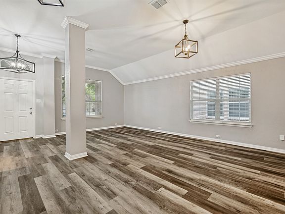 5th image of 220 Parakeet Dr