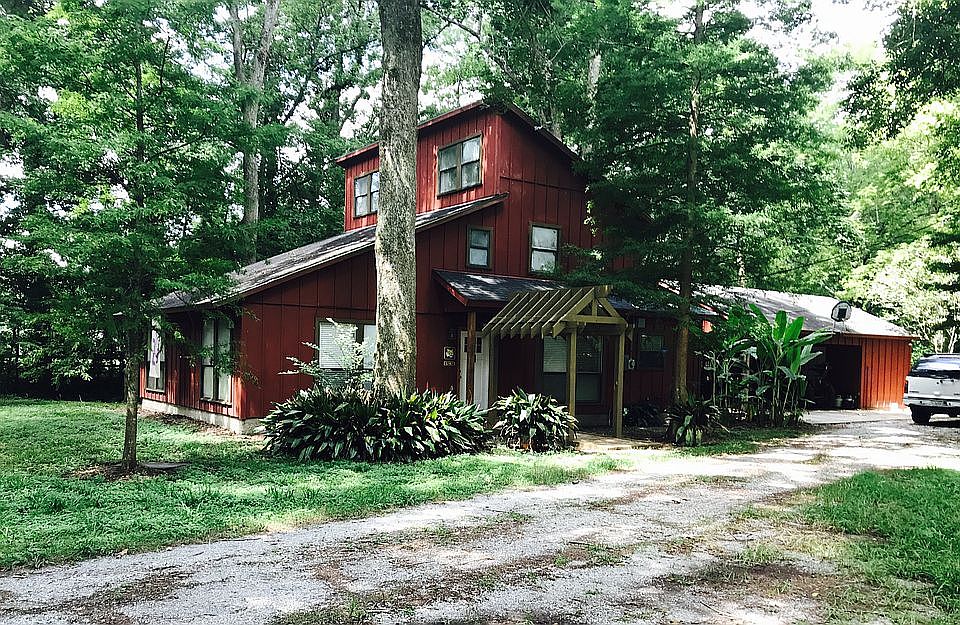 1st image of 800 Pecan Dr