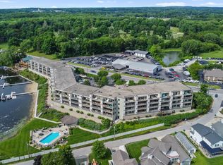 405 Outlook Cove Dr, La Porte, IN 46350