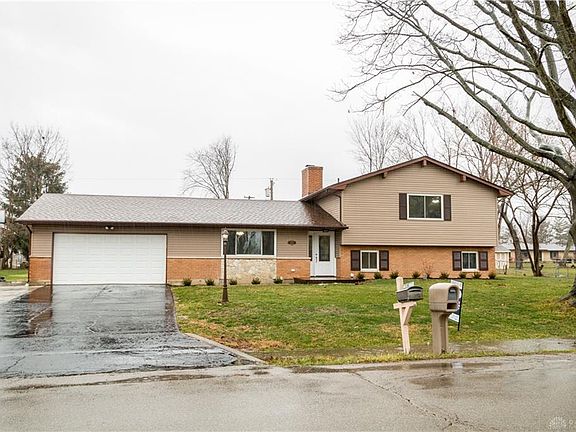 3rd image of 2323 Banyon Dr