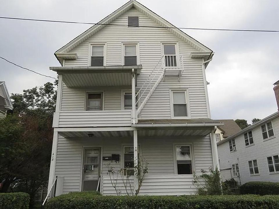 1st image of 418 East St #3