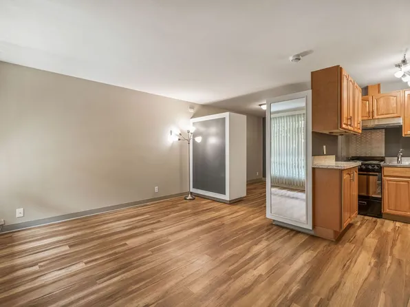 University, 5612 University Way NE APT 211, Seattle, WA 98105