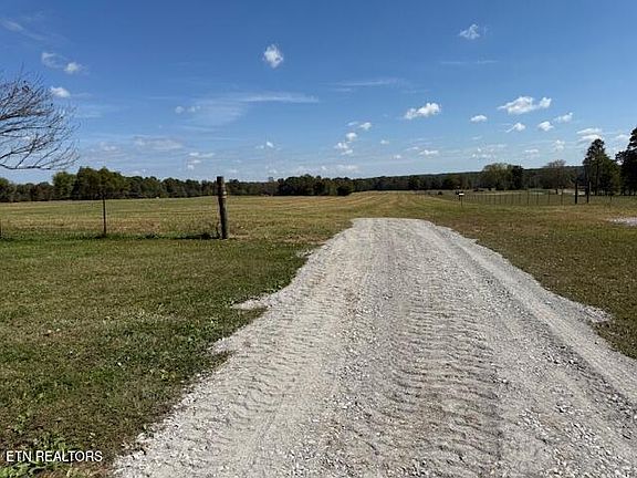 3rd image of 549 Smith Rd