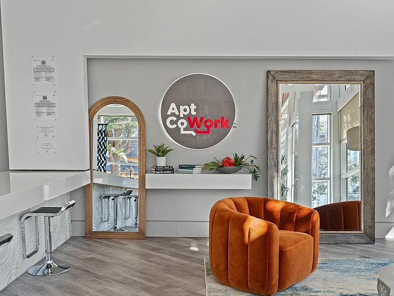 Apt CoWork at Cottonwood Bayview