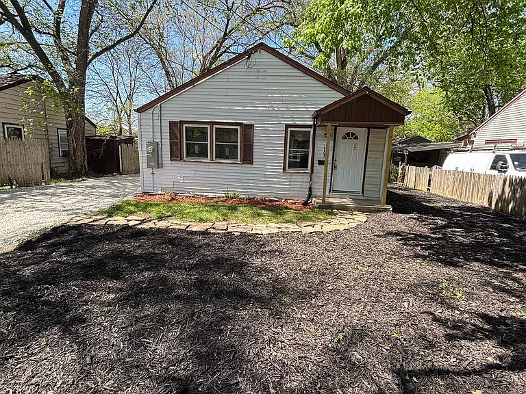 1703 N Valley Ave — Photo 10