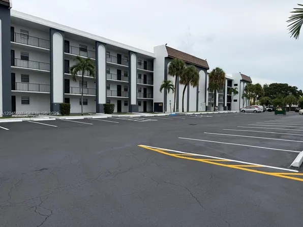2111 NW 55th Ave #211, Fort Lauderdale, FL 33313