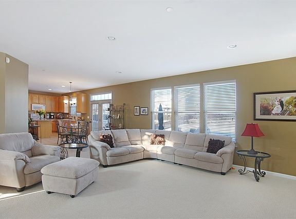 4th image of 1575 Russell Dr
