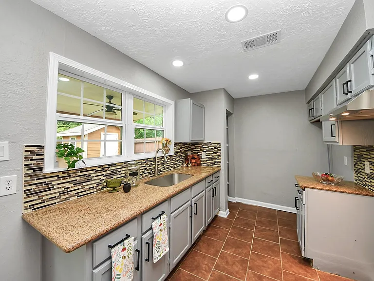 12623 Fern Forest Dr — Photo 11