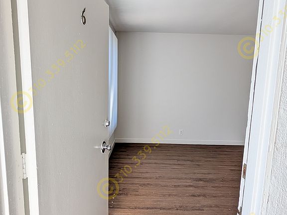5th image of 3743 Clarington Ave #1