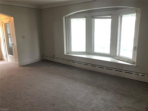 2nd image of 1476 Belle Ave