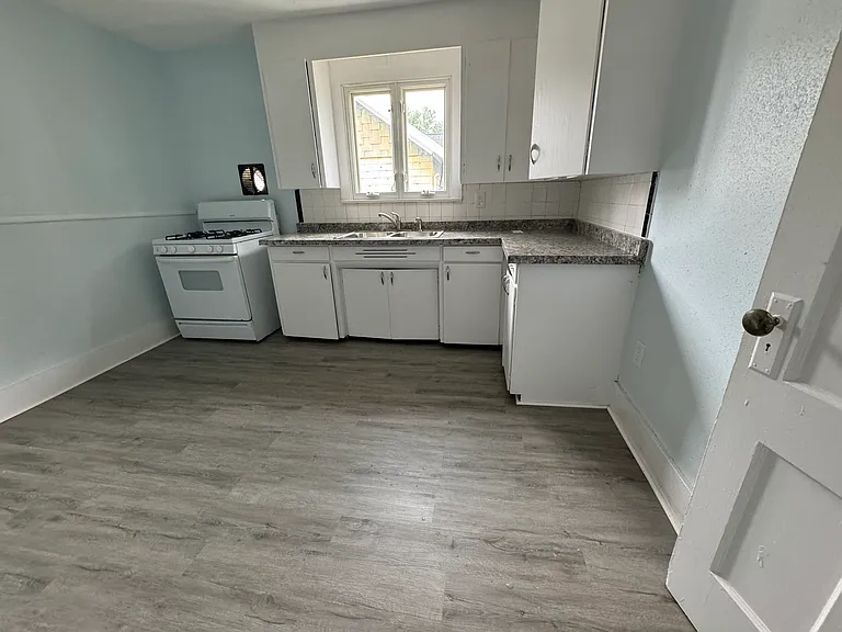 295 Glenwood Ave #2 — Photo 5