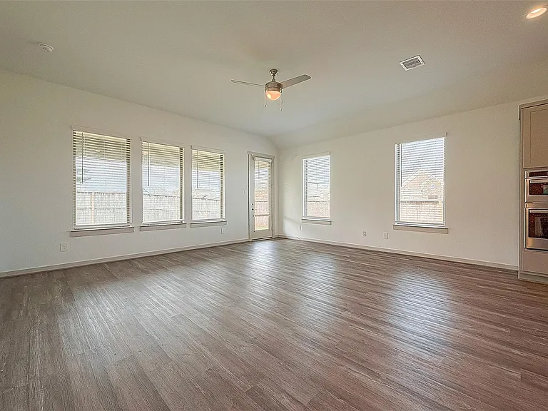 29326 Red Rocks Park Dr — Photo 22