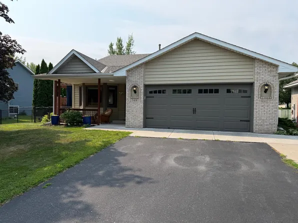 7419 52nd St N, Oakdale, MN 55128