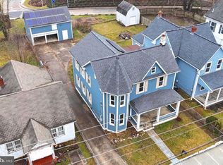 22 N Virginia Ave, Brunswick, MD 21716