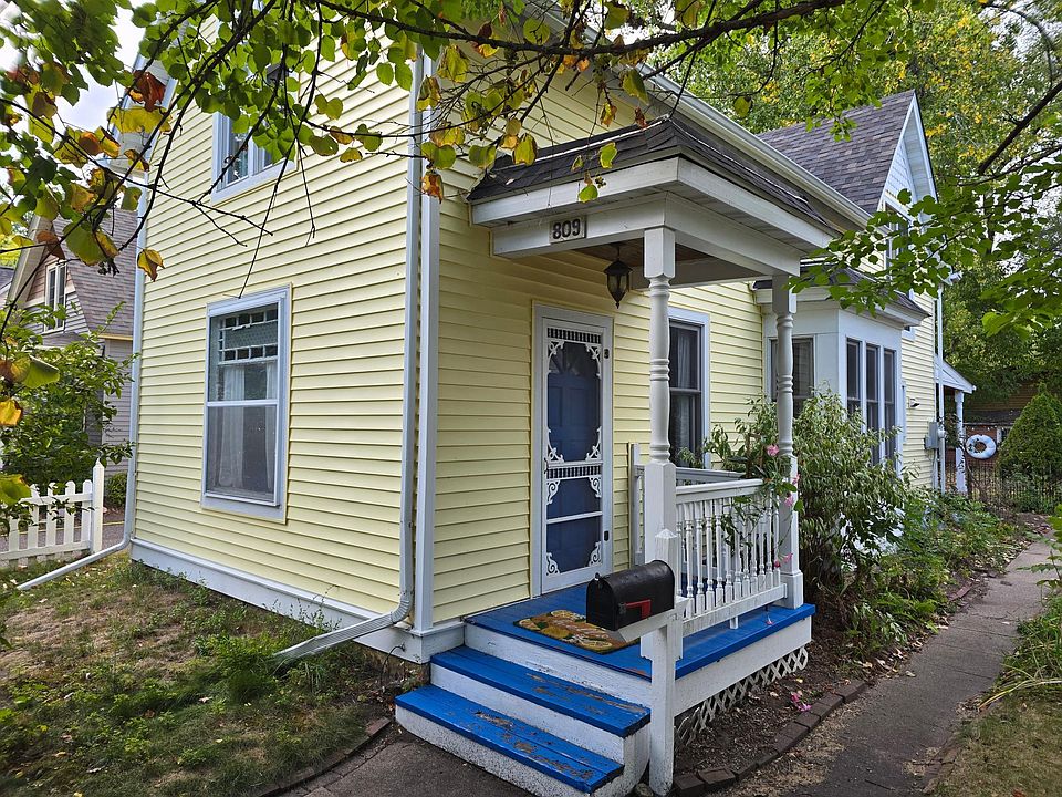 1st image of 809 Oak St