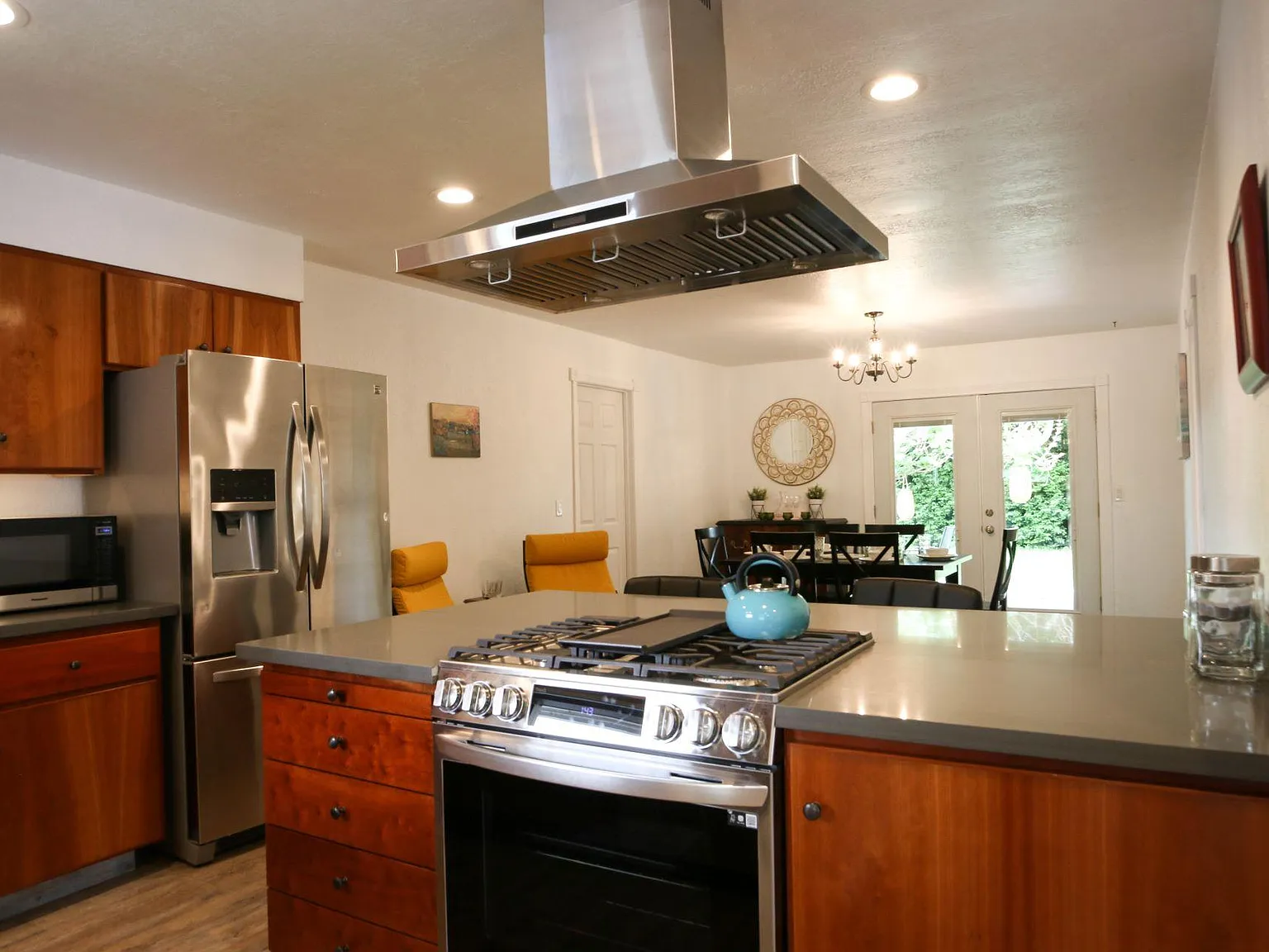 3 bed, 1415 sqft, $3,500 — Photo 2