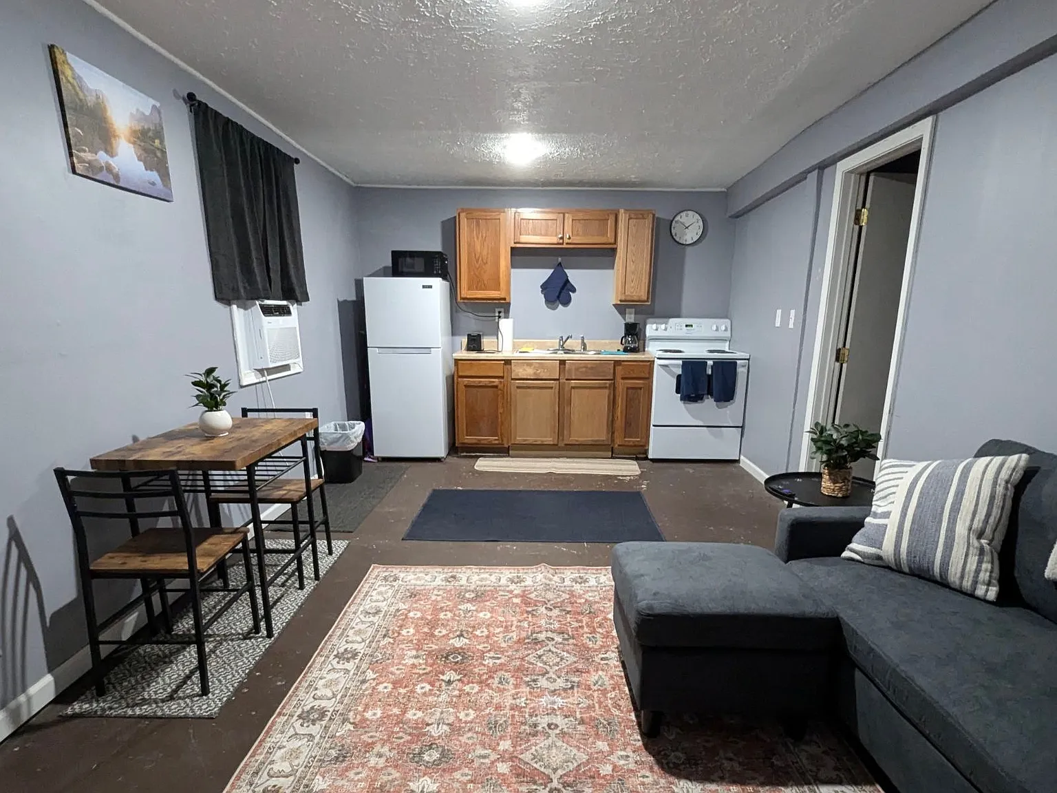 109 N Cannon Dr — Photo 4