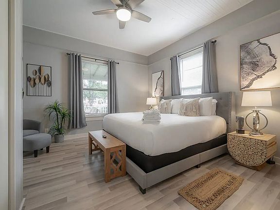 5th image of 306 W Park Ave #B