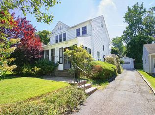 128 Hillcrest Ave, Manhasset, NY 11030