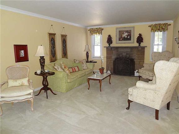 5th image of 4158 Rockwood Dr