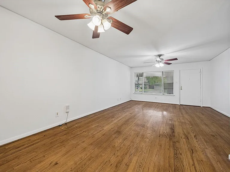 4029 McDermed Dr — Photo 10