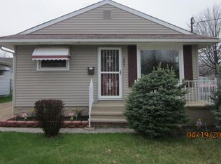 1852 Robindale St, Wickliffe, OH
