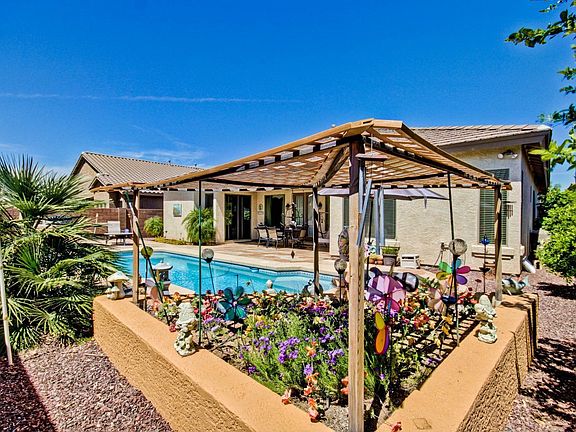 5th image of 3883 E Vallejo Dr