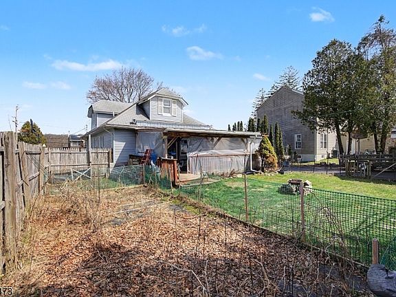 5th image of 785 Macopin Rd