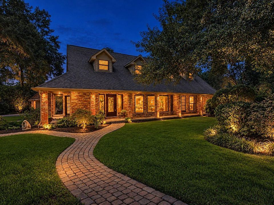 1st image of 11 Holly Tree Ln
