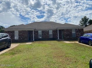 405 Bruce St #A & B, Senatobia, MS 38668