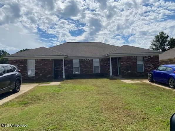 409 Bruce St, Senatobia, MS 38668