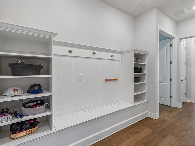 9070 Woodland Forest Rd — Photo 36