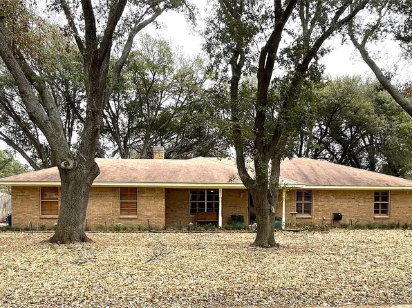 9 Circle Dr, Teague, TX 75860