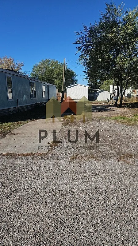 Studio, $750 — Photo 1