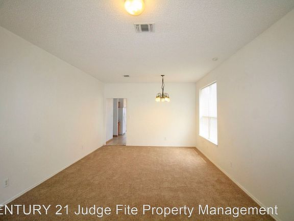 3rd image of 3961 Parkhaven Dr