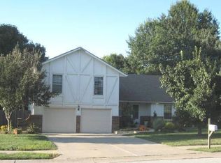 6640 Goode Dr, Shawnee, KS 66216