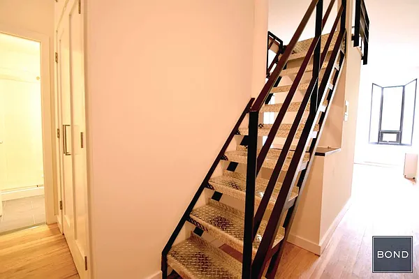 Rented by Bond New York | media 17