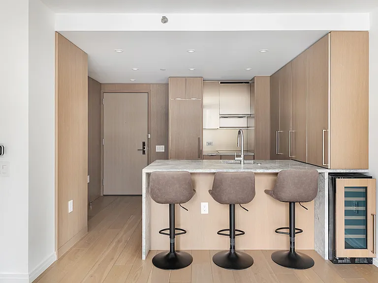 111 W 56th St #39G — Photo 6