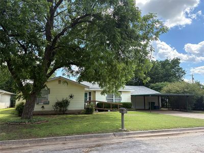 919 W College St, Jacksboro, TX, 76458