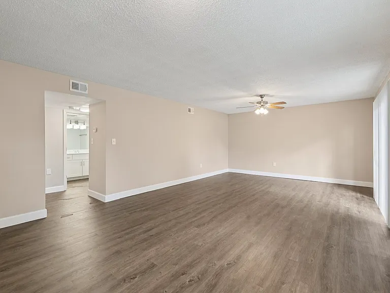 The Park at Chesterfield Apartment Homes — Photo 11