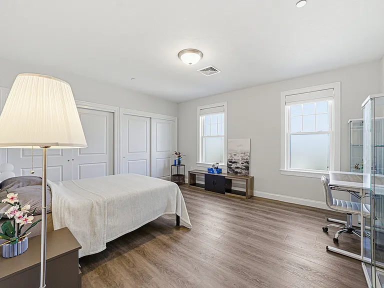 320 Middlesex Ave #D208 — Photo 28